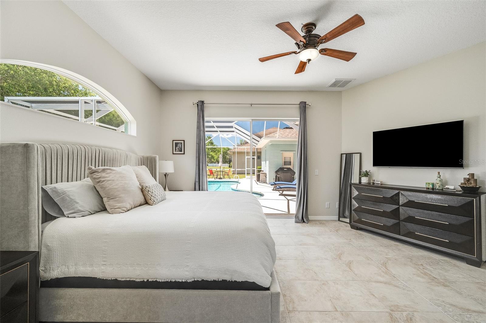 Image 32 of 83 For 230 Ridgemont Circle