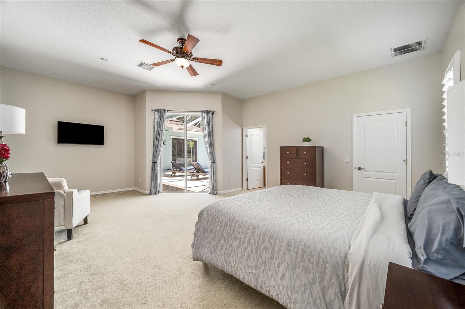 Image 52 of 83 For 230 Ridgemont Circle