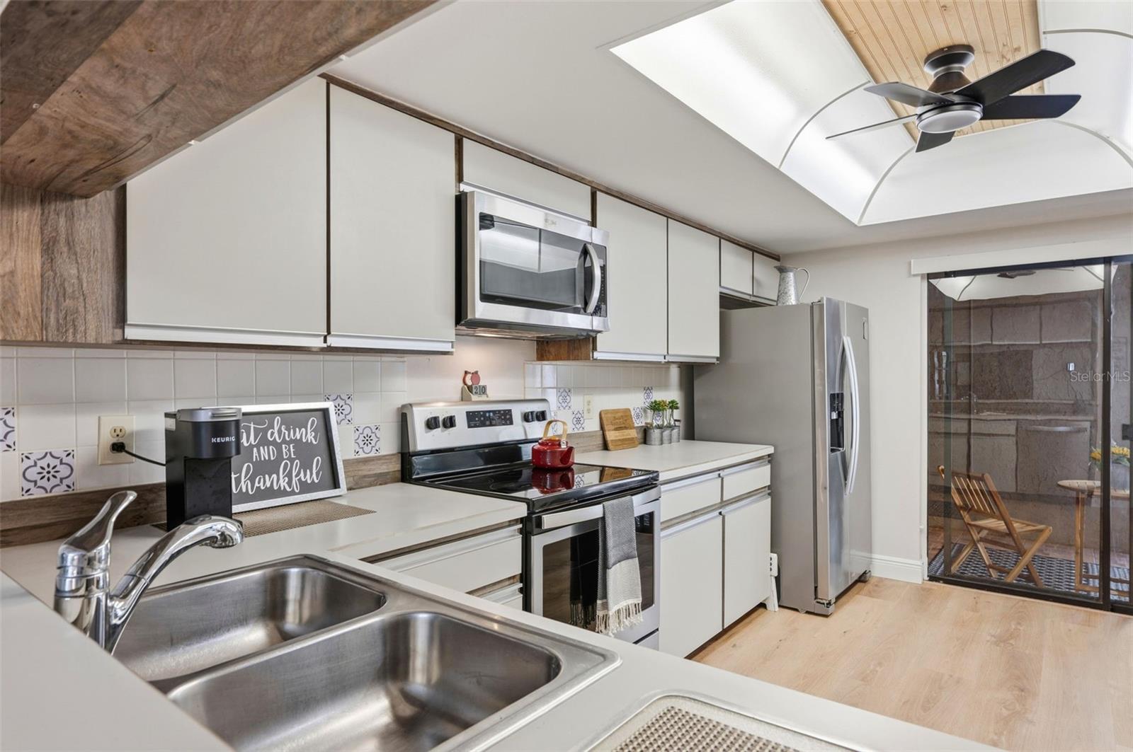 Image 10 of 28 For 1055 Kensington Park Drive 808