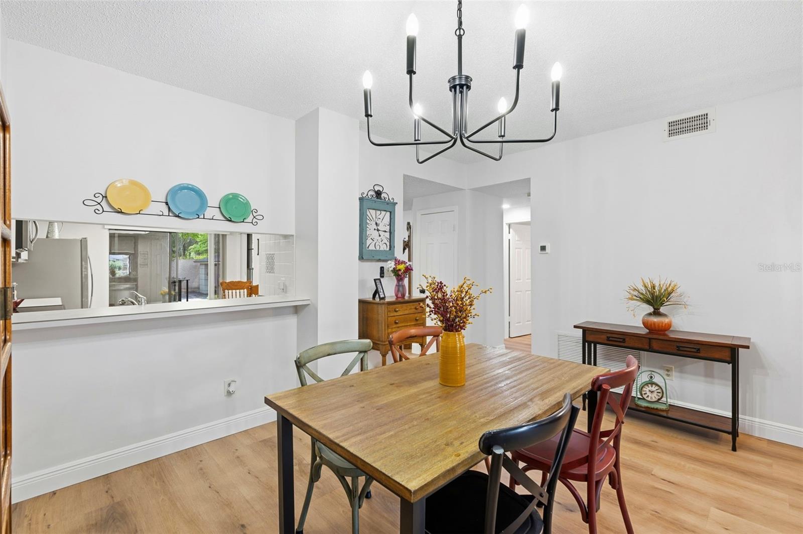 Image 11 of 28 For 1055 Kensington Park Drive 808