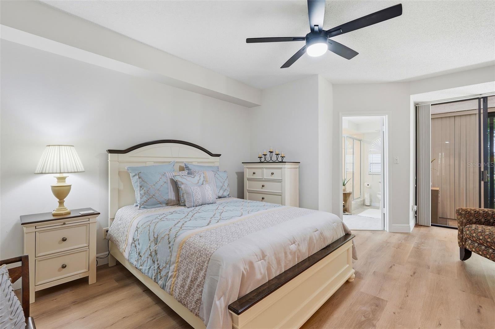 Image 15 of 28 For 1055 Kensington Park Drive 808