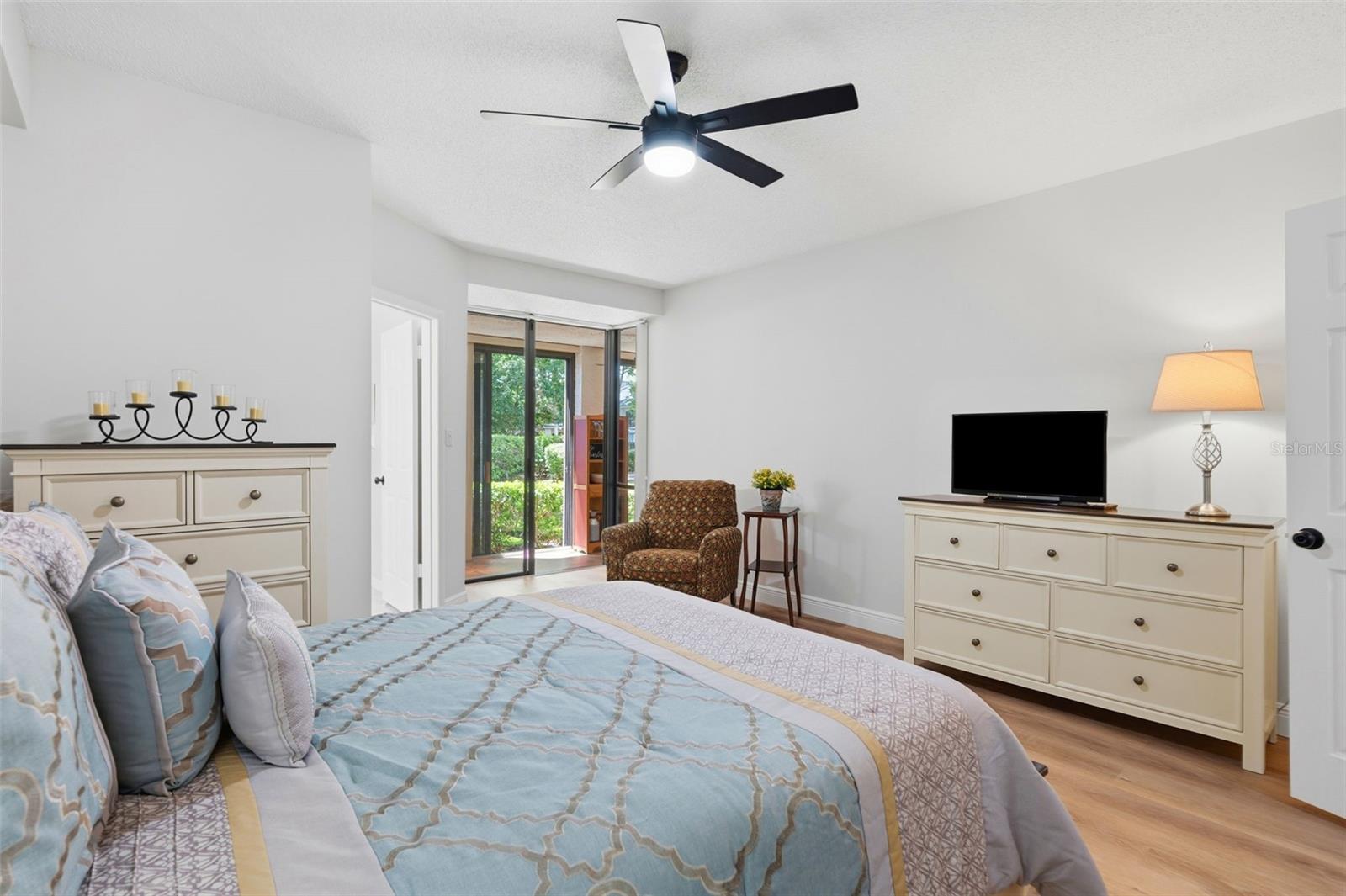 Image 16 of 28 For 1055 Kensington Park Drive 808