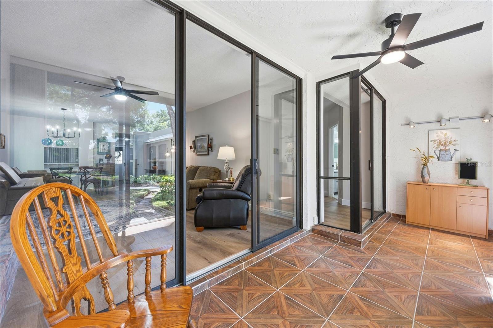 Image 20 of 28 For 1055 Kensington Park Drive 808