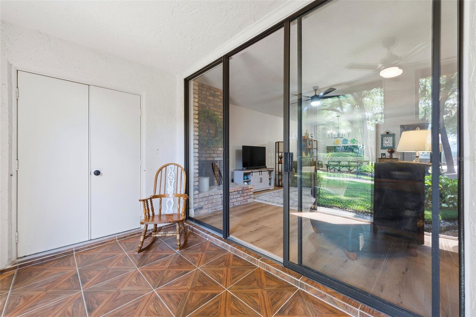 Image 22 of 28 For 1055 Kensington Park Drive 808