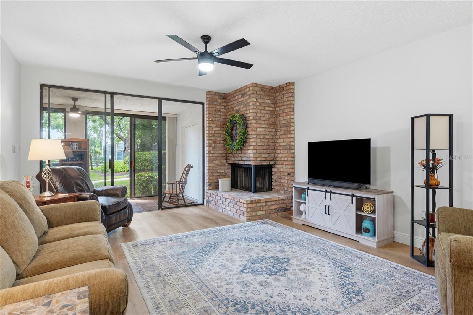 Image 6 of 28 For 1055 Kensington Park Drive 808