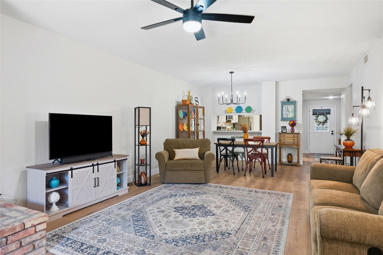 Image 8 of 28 For 1055 Kensington Park Drive 808