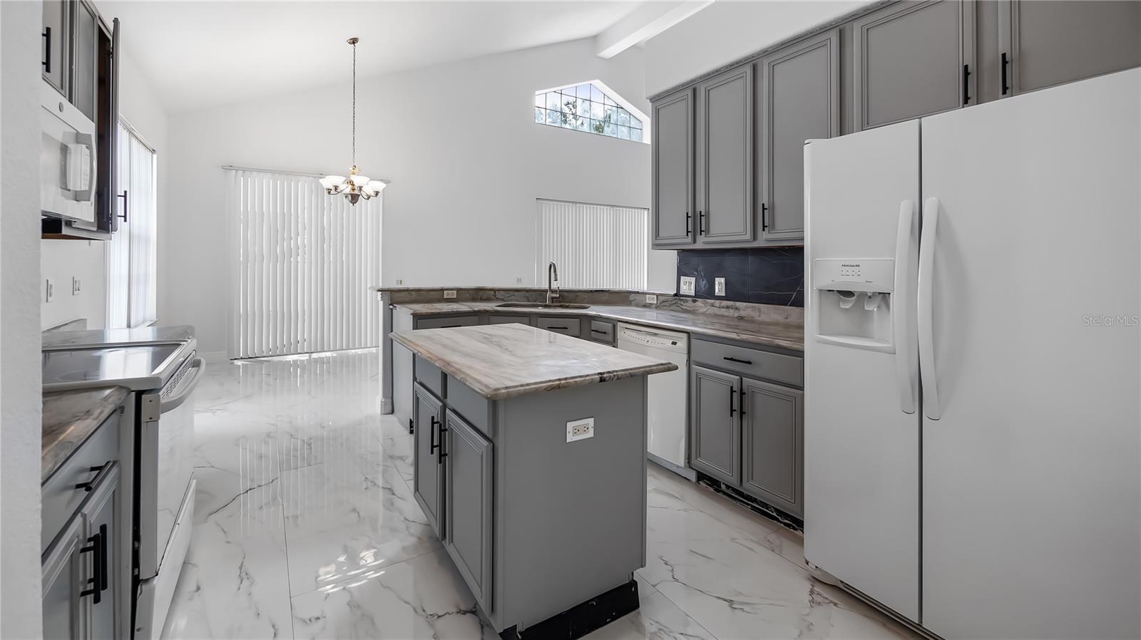 Image 22 of 41 For 7843 Saint Andrews Circle