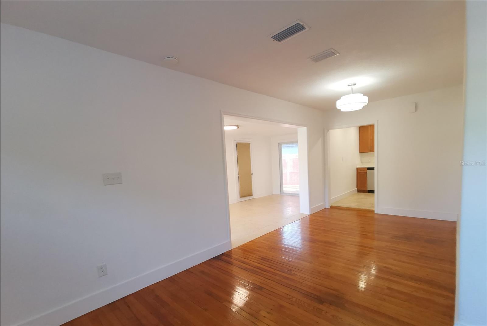 Image 19 of 23 For 2314 Buckminster Circle