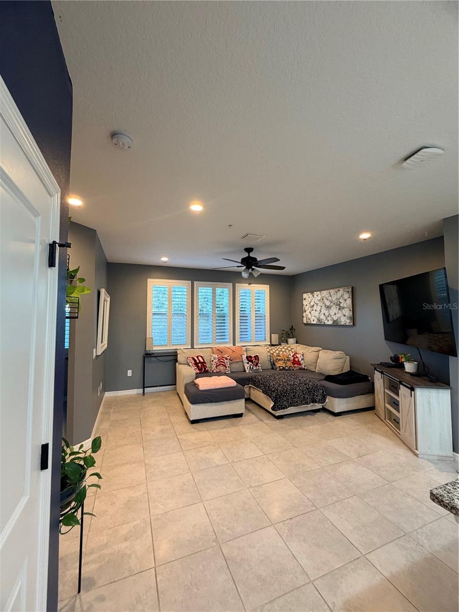 Image 10 of 31 For 476 Portico Court