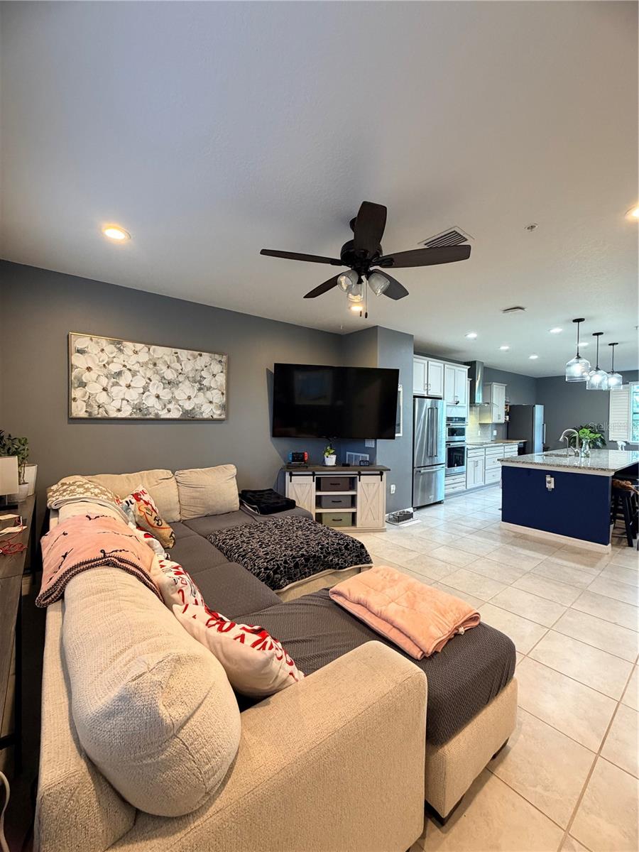 Image 11 of 31 For 476 Portico Court