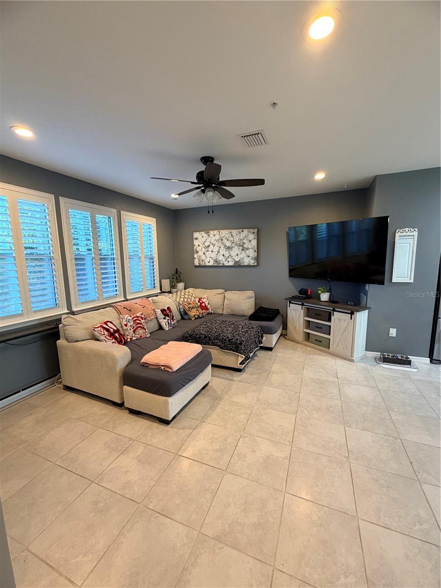 Image 12 of 31 For 476 Portico Court