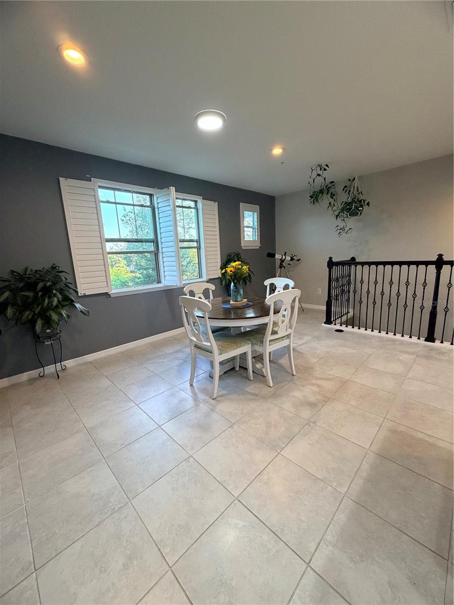 Image 15 of 31 For 476 Portico Court