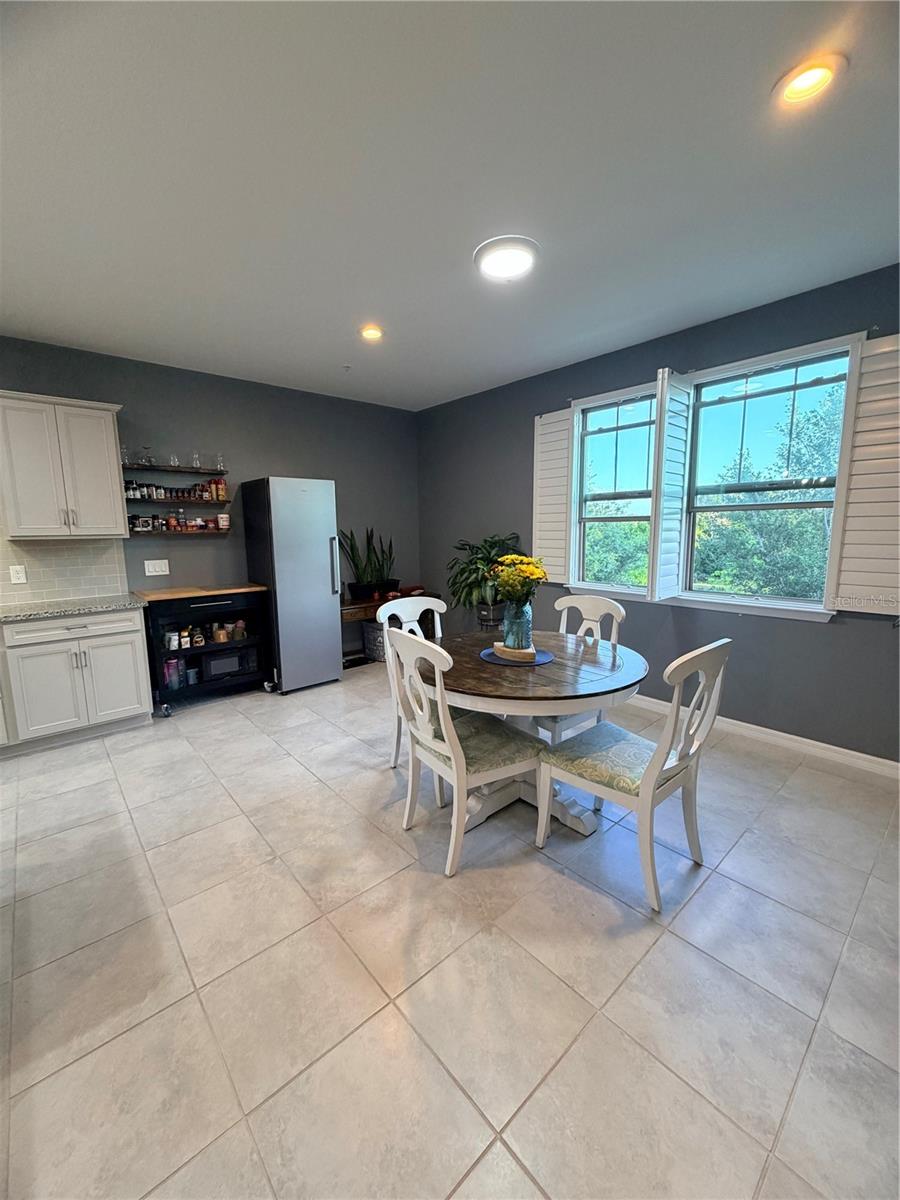 Image 16 of 31 For 476 Portico Court