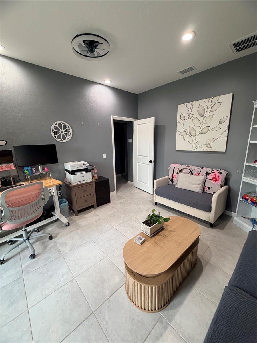 Image 17 of 31 For 476 Portico Court