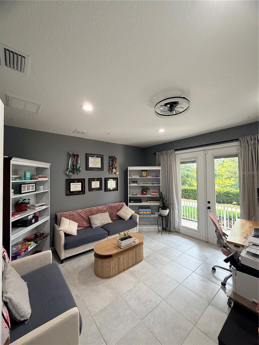 Image 18 of 31 For 476 Portico Court