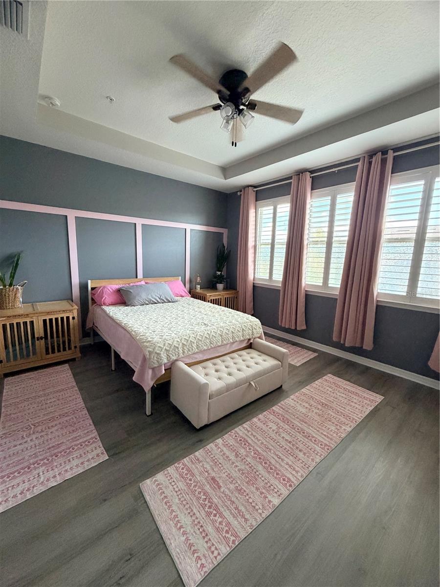 Image 19 of 31 For 476 Portico Court