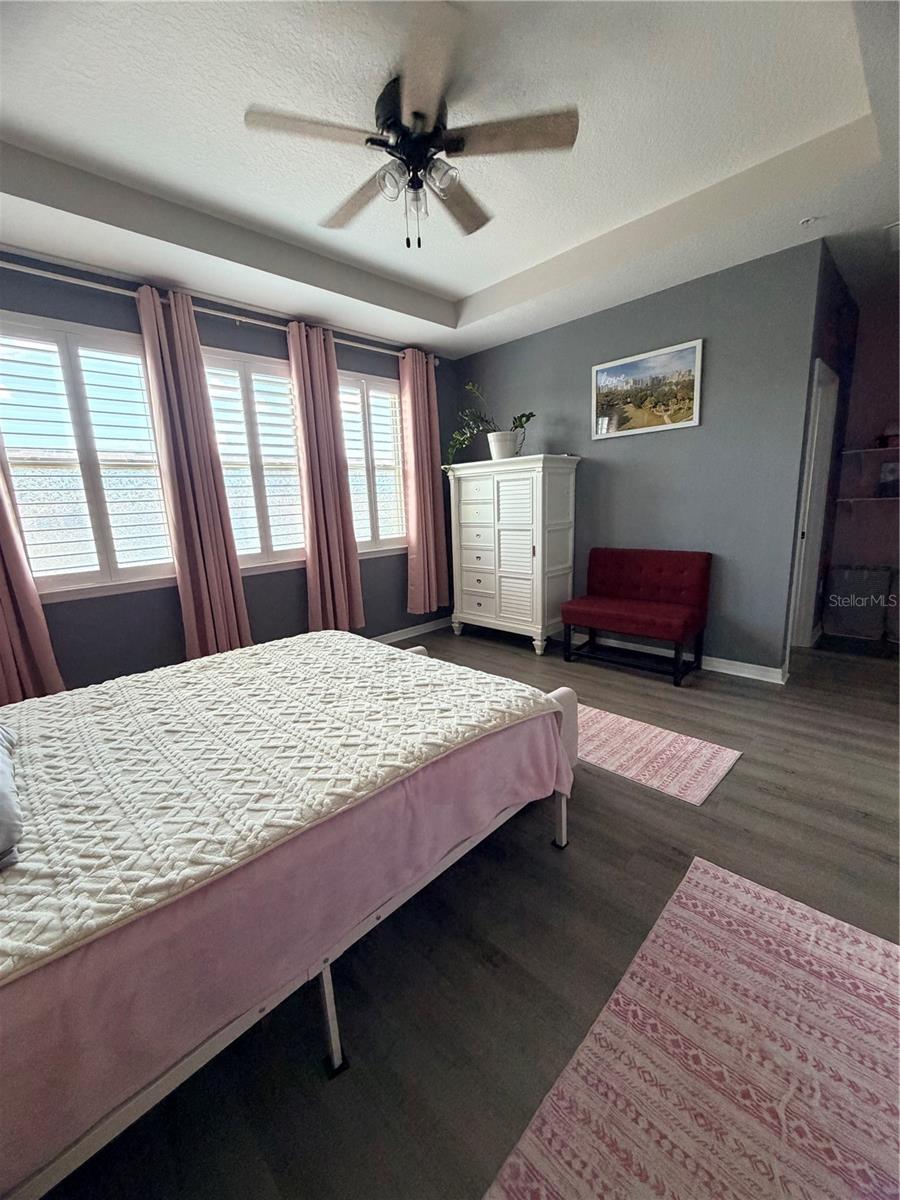 Image 20 of 31 For 476 Portico Court