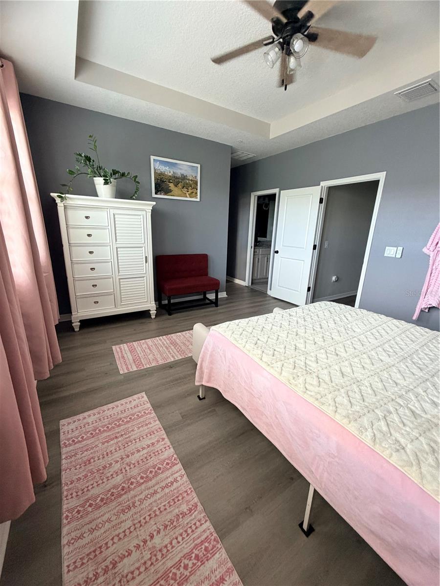 Image 21 of 31 For 476 Portico Court