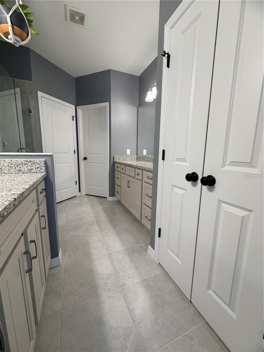 Image 27 of 31 For 476 Portico Court