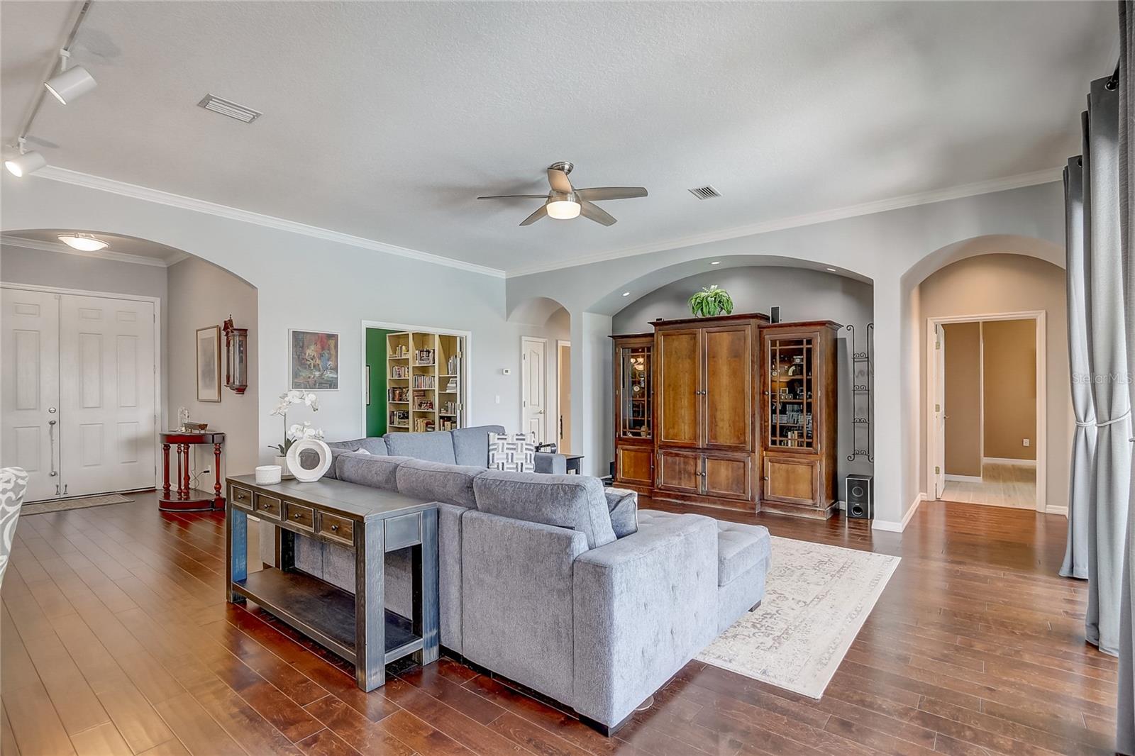 Image 11 of 71 For 8314 Vintage Drive