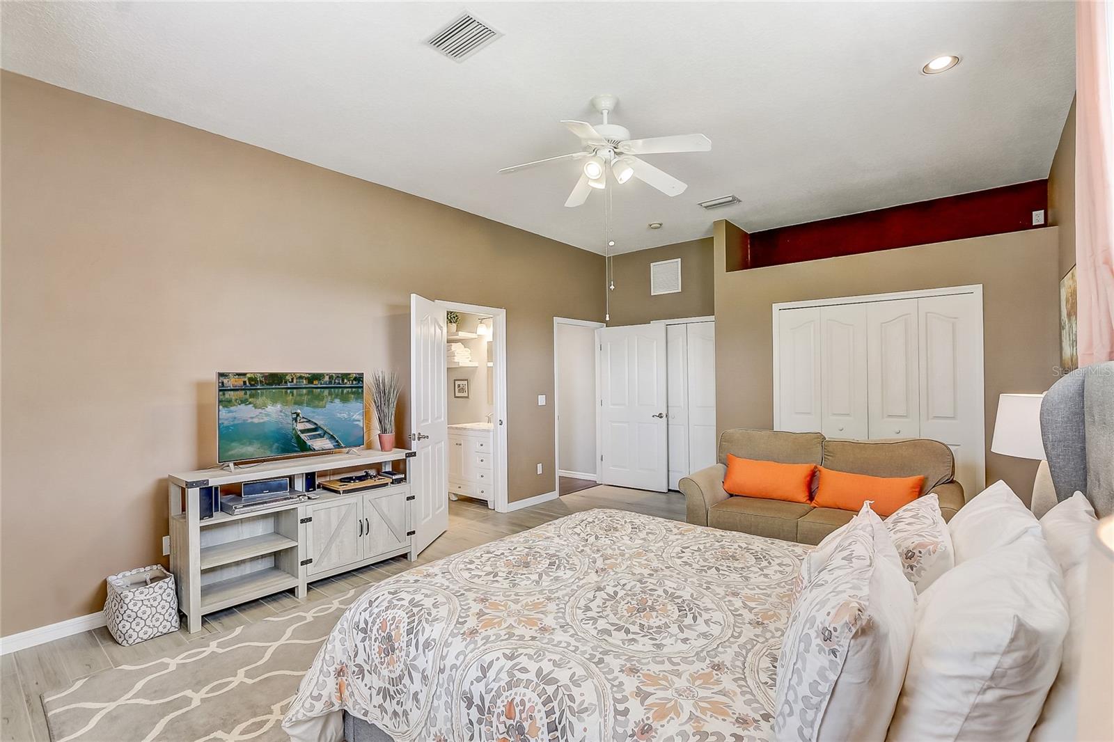 Image 29 of 71 For 8314 Vintage Drive