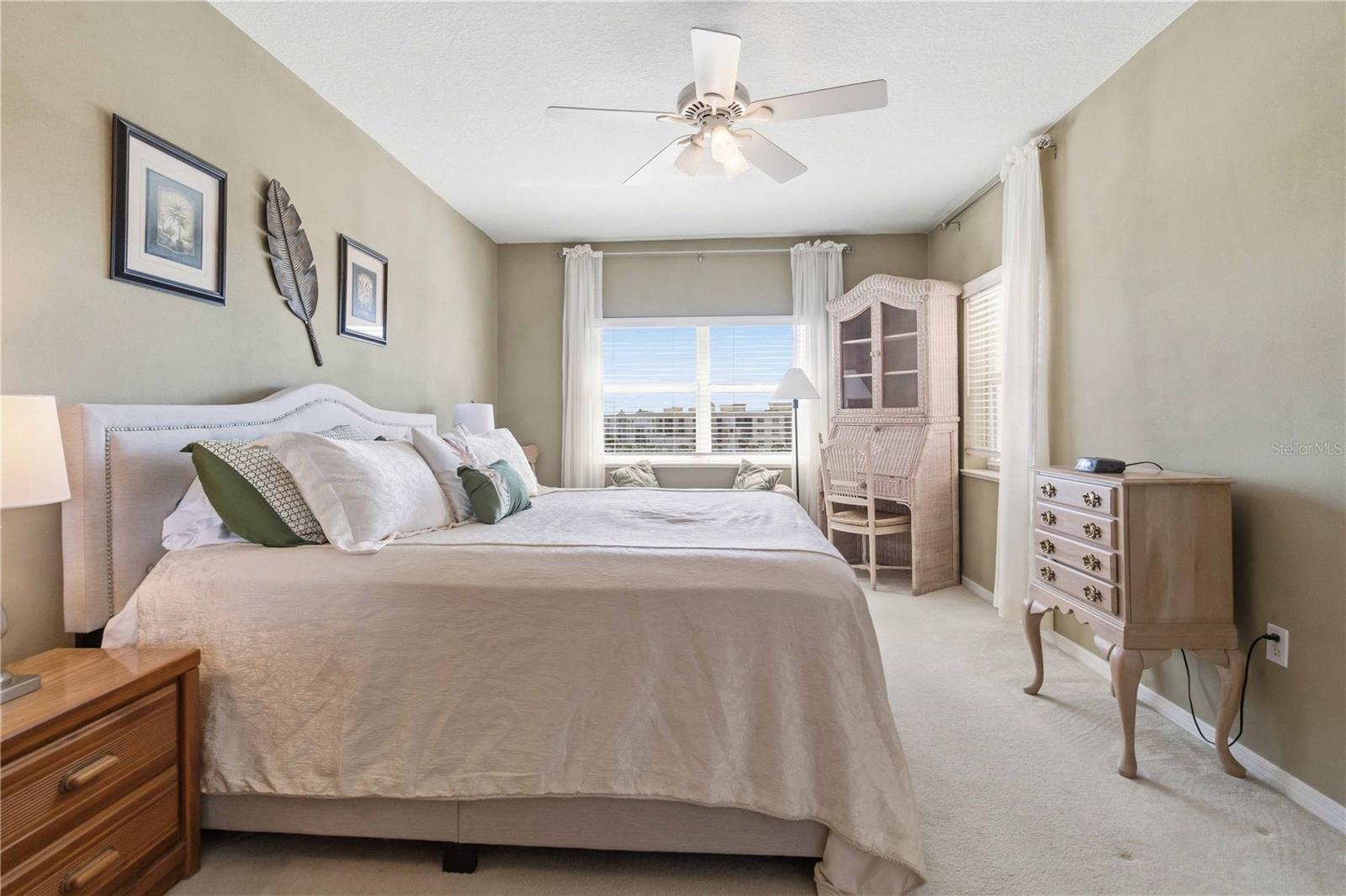 Image 11 of 30 For 8921 Lake Drive 504