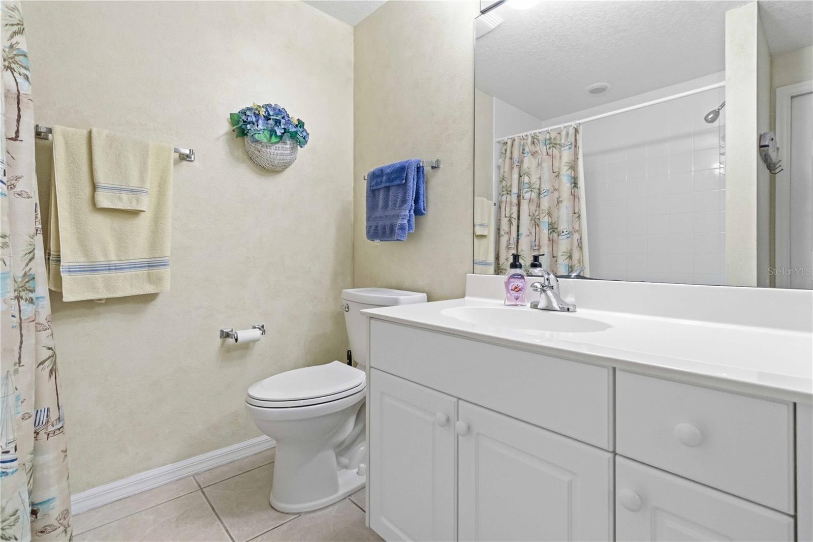 Image 15 of 30 For 8921 Lake Drive 504
