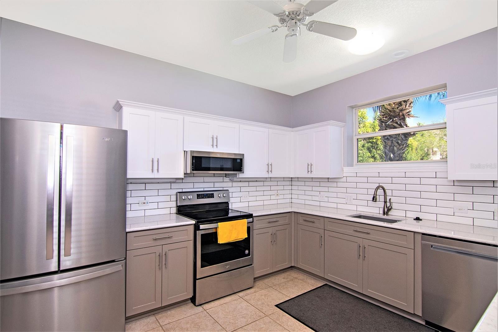 Image 29 of 30 For 8921 Lake Drive 504