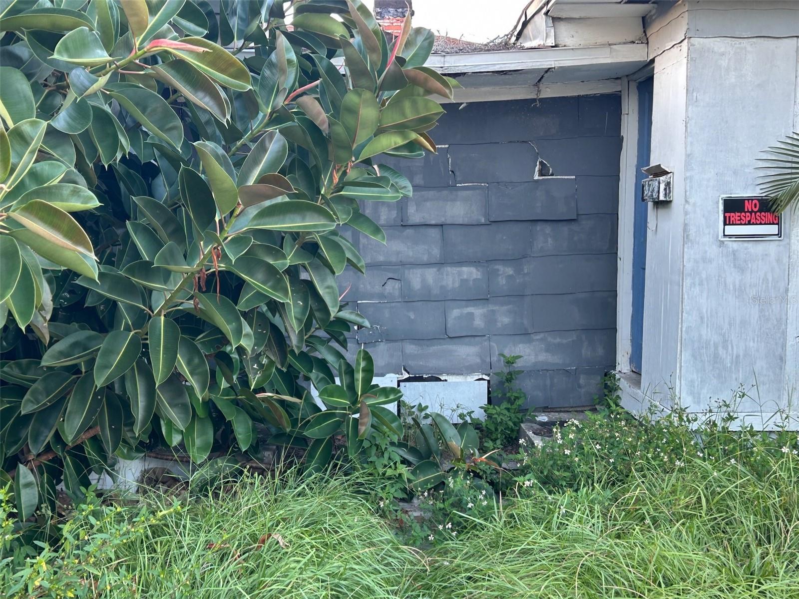 Image 11 of 55 For 877 22nd Avenue S