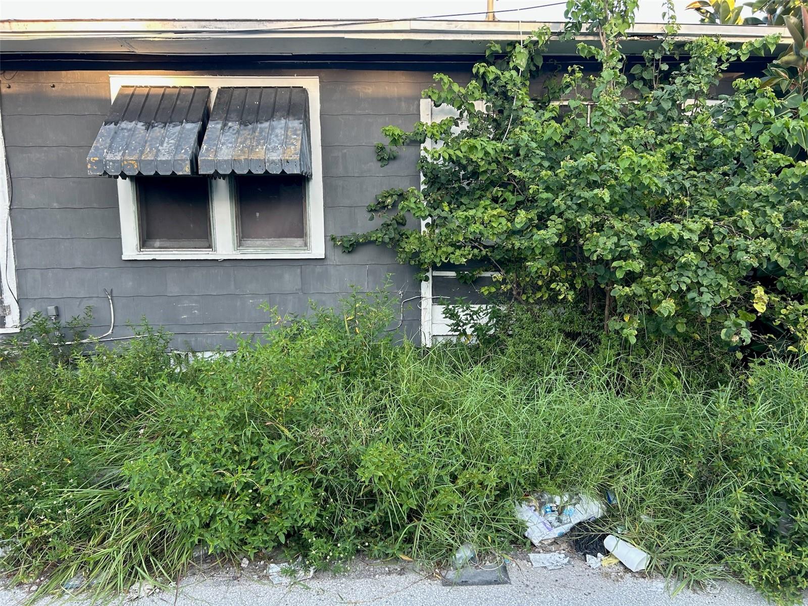 Image 3 of 55 For 877 22nd Avenue S