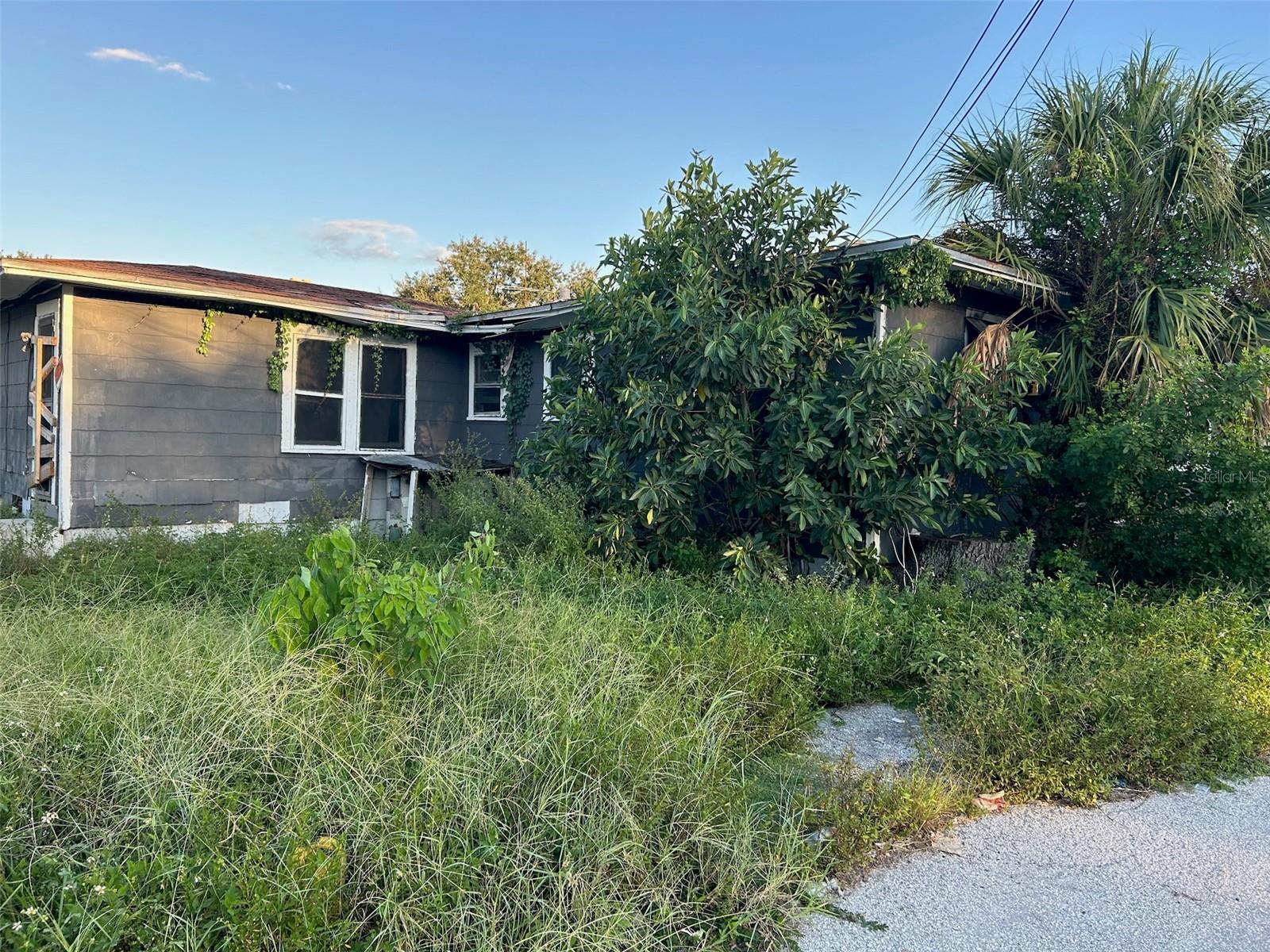 Image 4 of 55 For 877 22nd Avenue S