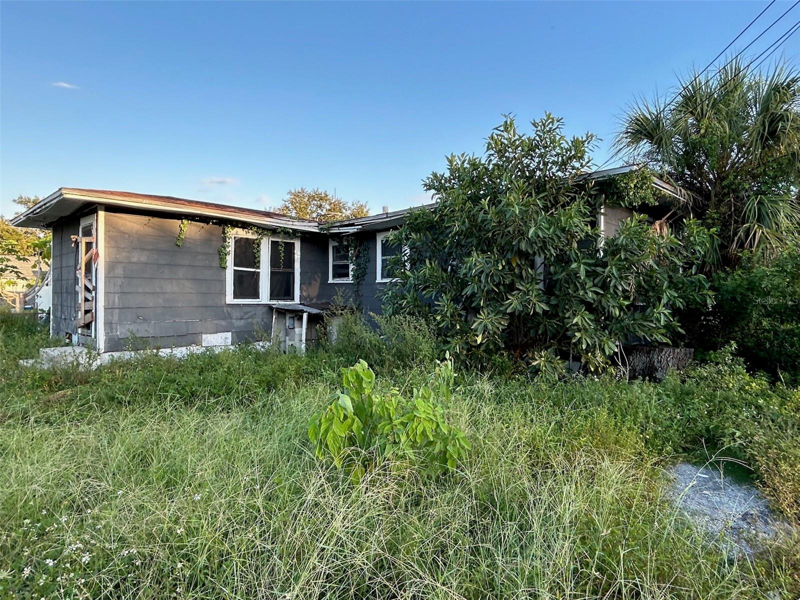 Image 7 of 55 For 877 22nd Avenue S