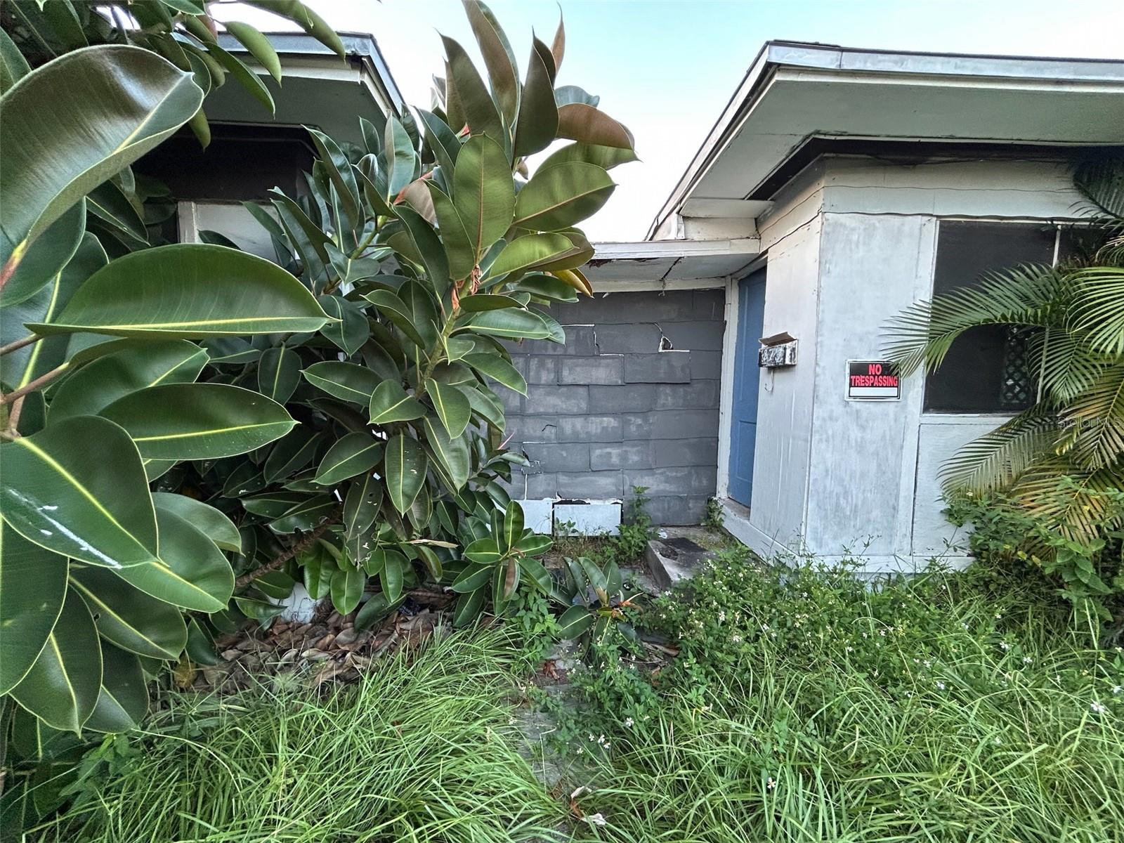 Image 8 of 55 For 877 22nd Avenue S