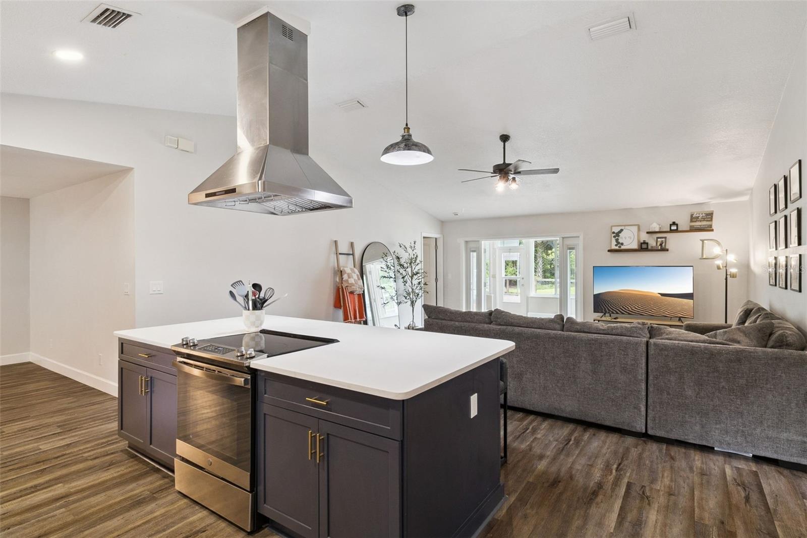 Image 11 of 48 For 2420 Friday Circle