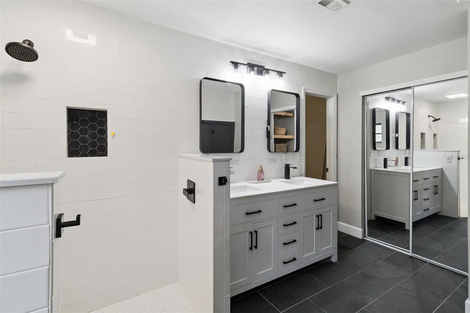 Image 22 of 48 For 2420 Friday Circle