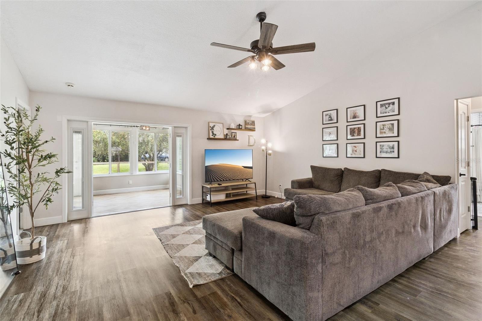 Image 5 of 48 For 2420 Friday Circle