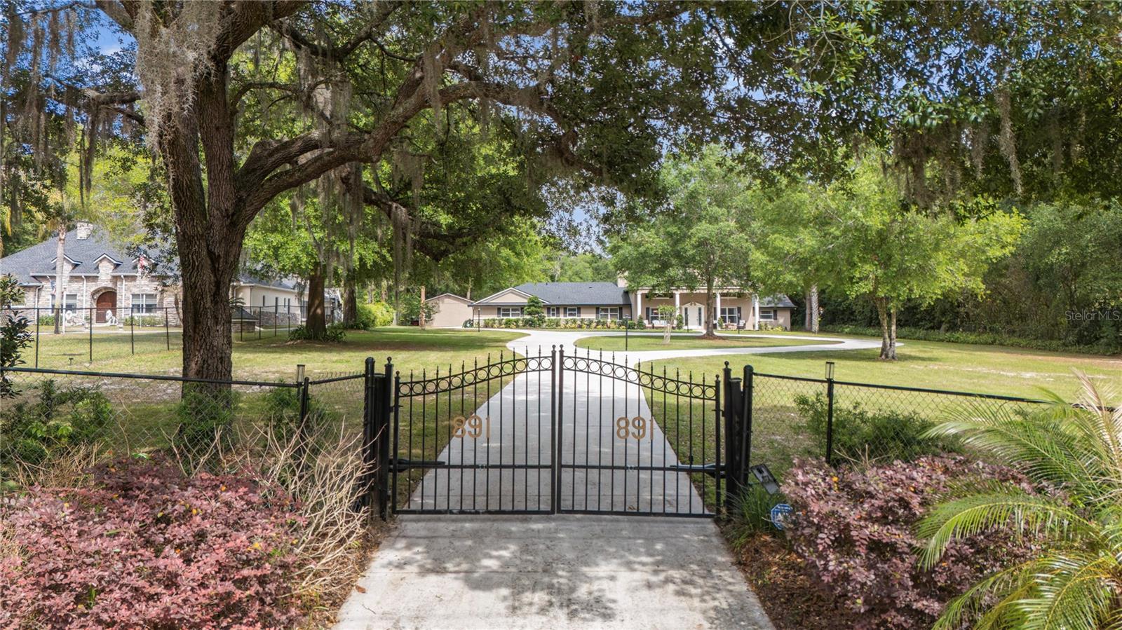 Image 3 of 55 For 891 Markham Woods Road