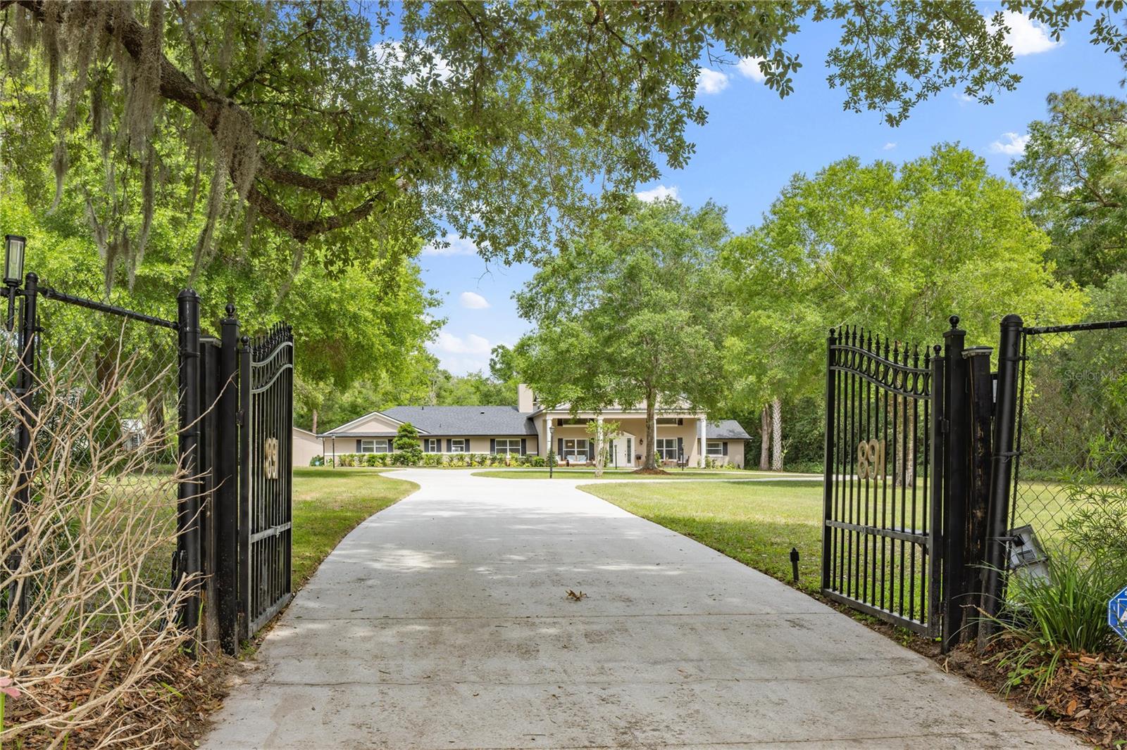 Image 4 of 55 For 891 Markham Woods Road