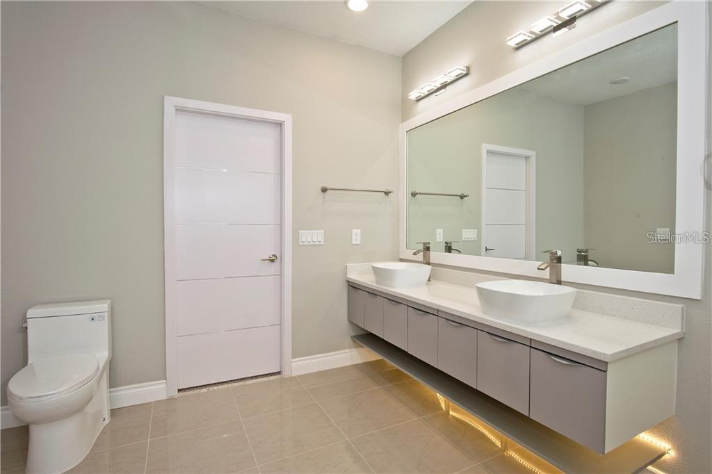 Image 16 of 52 For 1927 Greenbriar Terrace