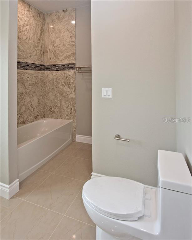 Image 21 of 52 For 1927 Greenbriar Terrace