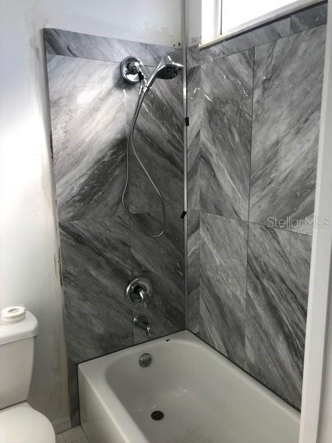 Image 7 of 9 For 2435 Sweetwater Cc Place Drive