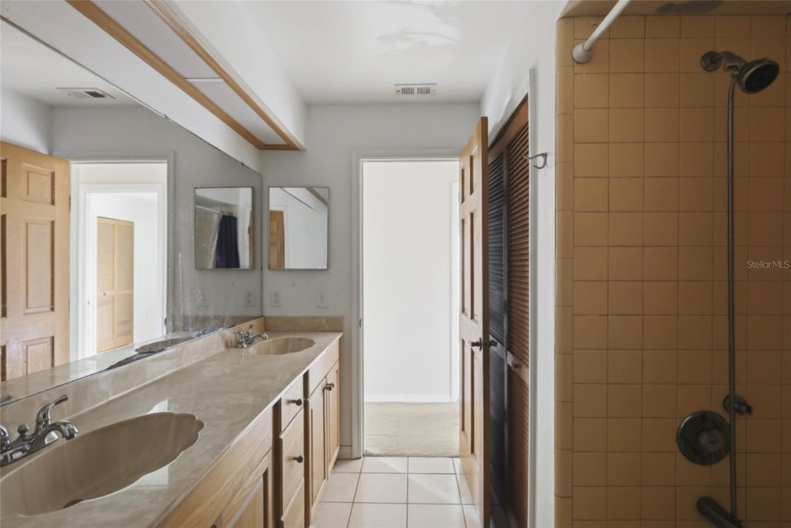 Image 19 of 29 For 1731 Hazelton Avenue