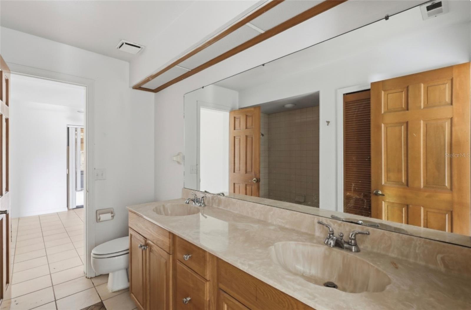 Image 20 of 29 For 1731 Hazelton Avenue