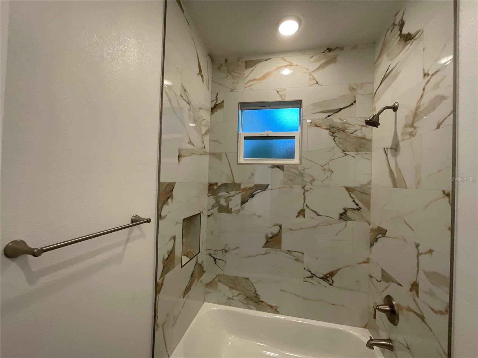 Image 14 of 25 For 1835 Rio Grande Avenue