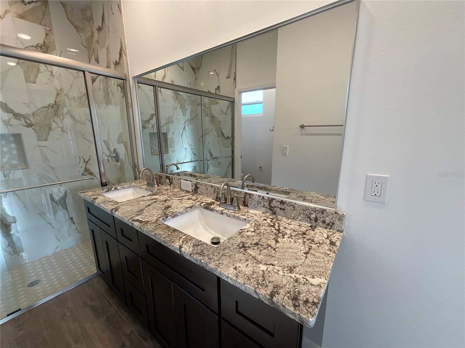 Image 20 of 25 For 1835 Rio Grande Avenue