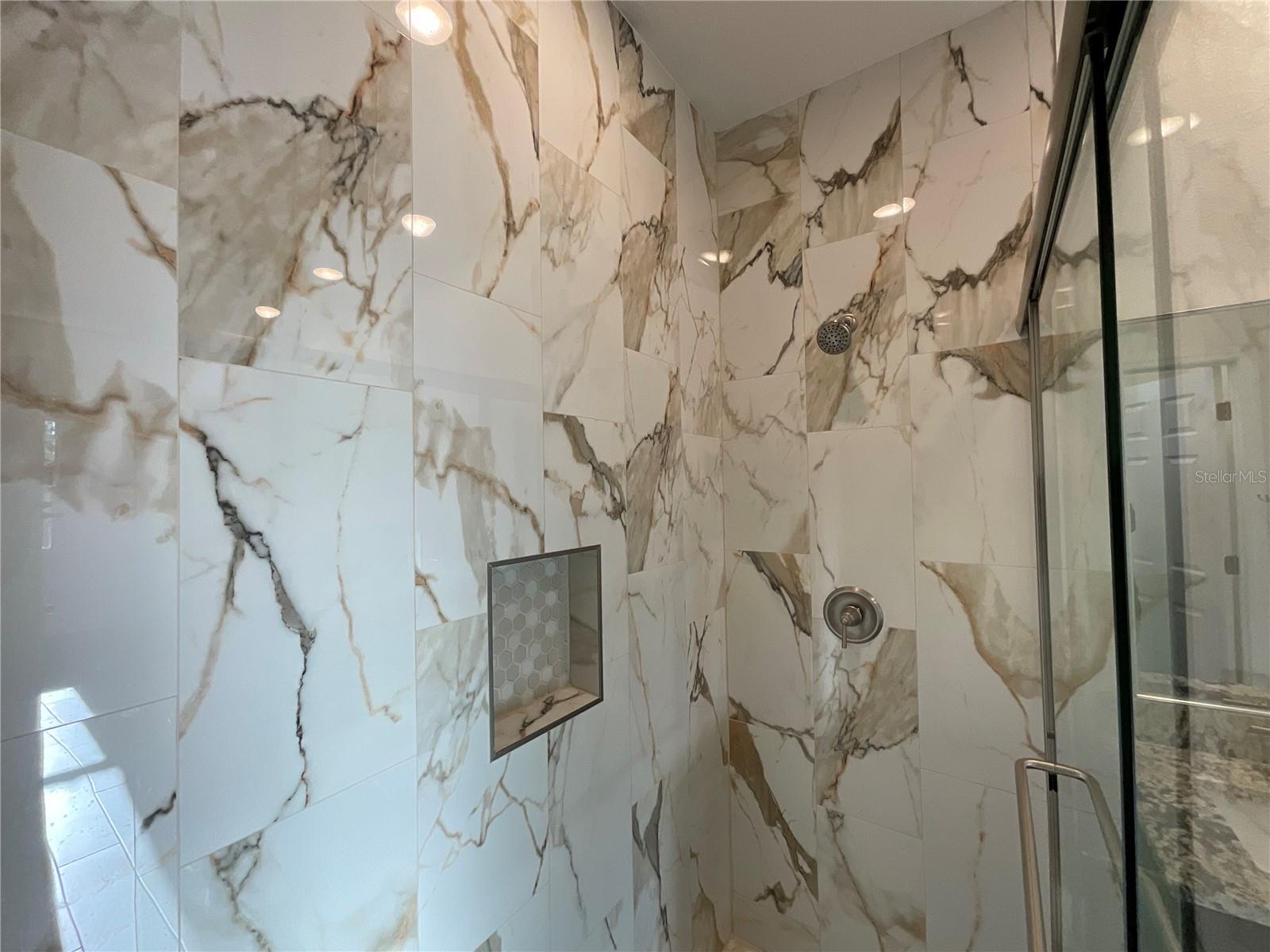 Image 21 of 25 For 1835 Rio Grande Avenue