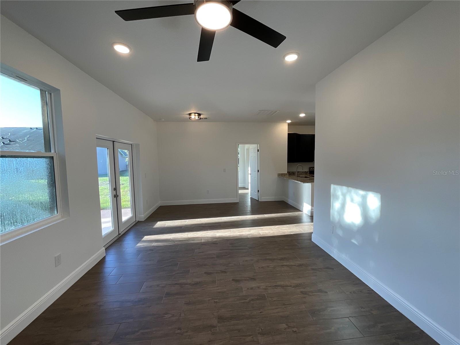 Image 5 of 25 For 1835 Rio Grande Avenue