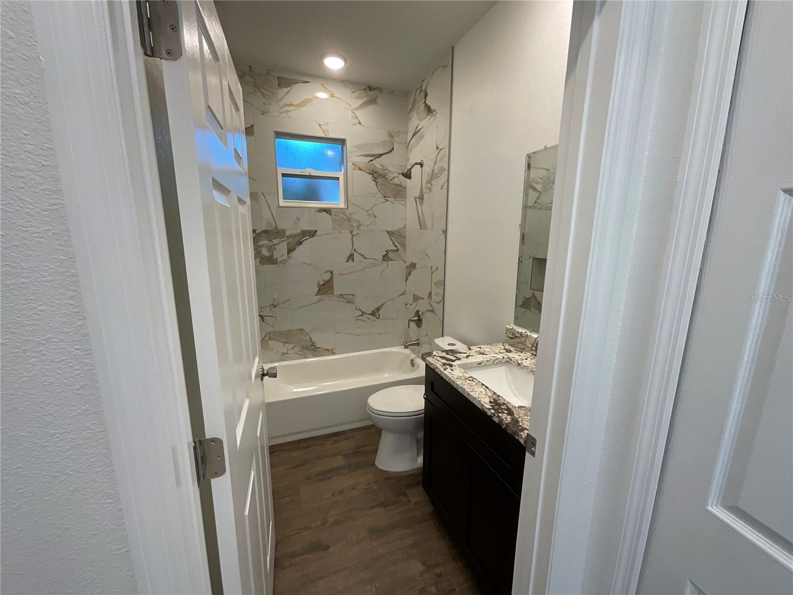 Image 7 of 25 For 1835 Rio Grande Avenue