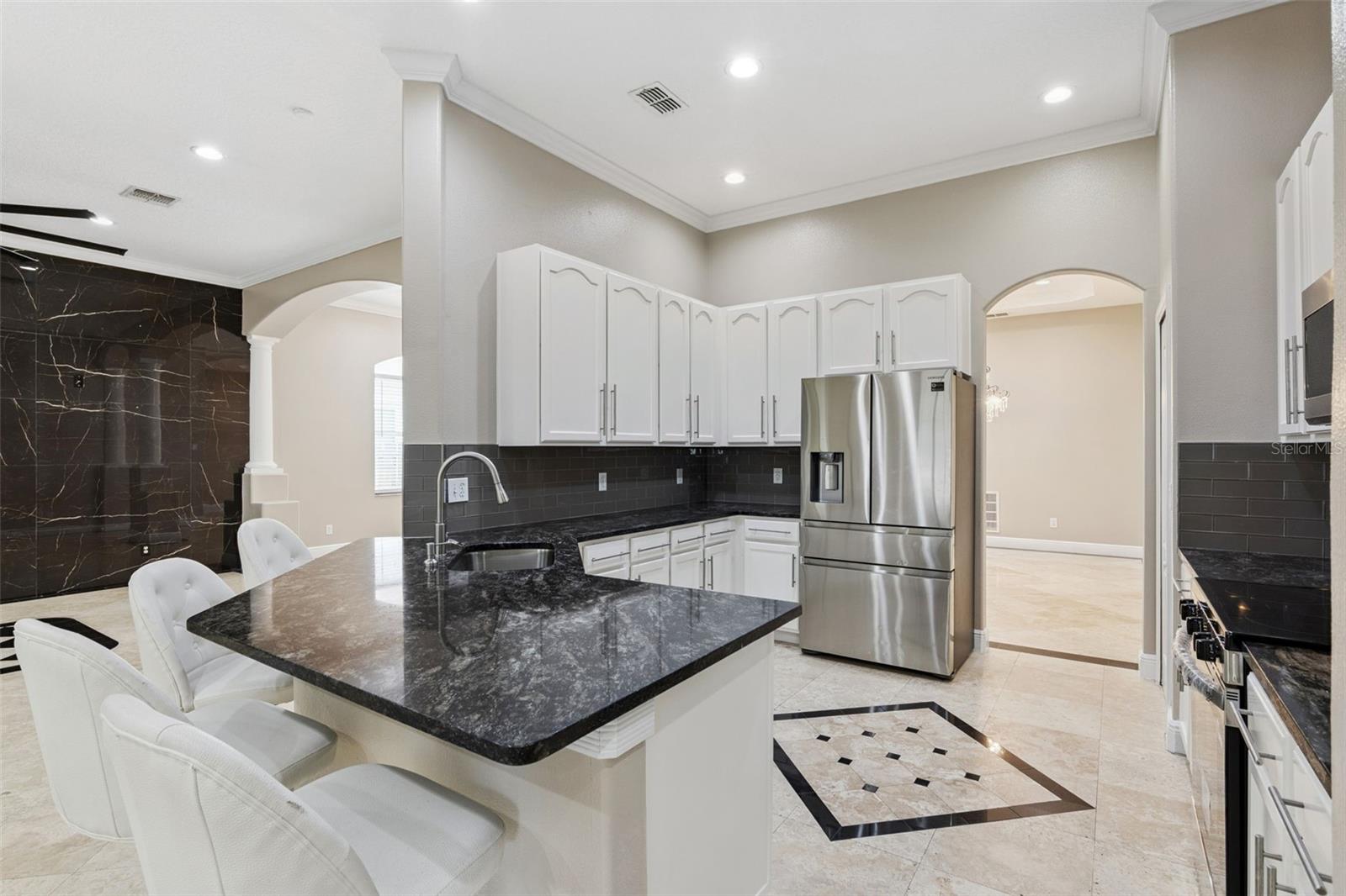 Image 11 of 48 For 1825 Amaryllis Circle