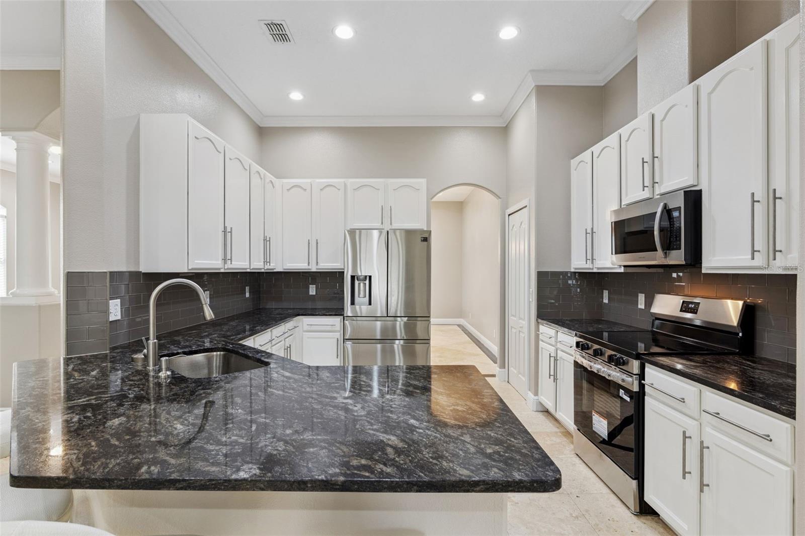 Image 12 of 48 For 1825 Amaryllis Circle